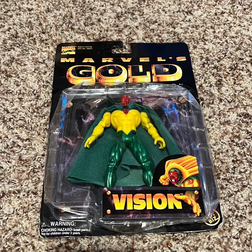 Marvel's Gold Collector's Edition Vision Action Figure Toy Biz 1997. NIB.